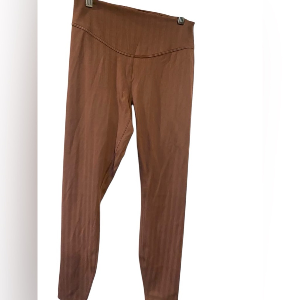38. NWT Lululemon Wunder under HR tights Size 8